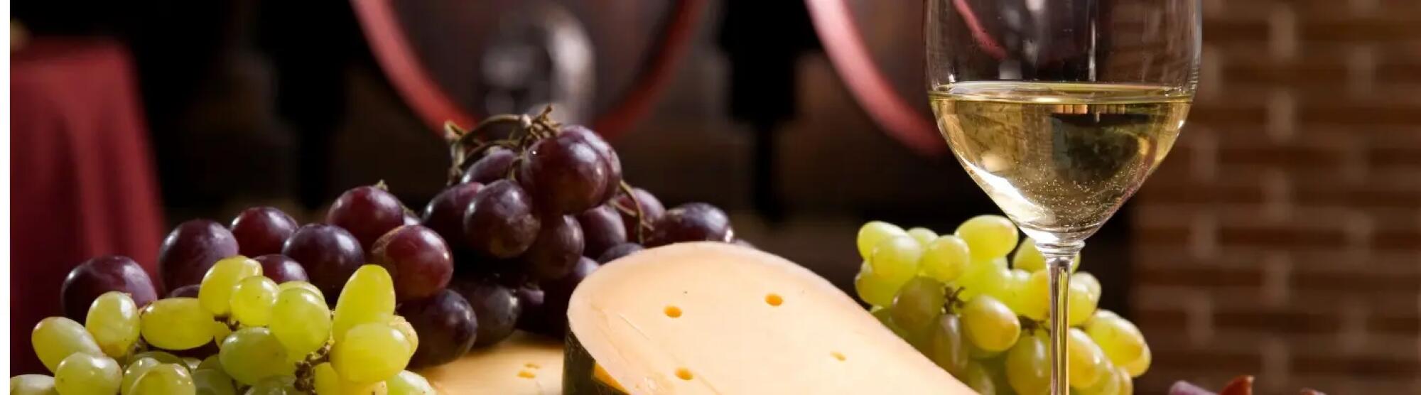 LA02_ vin blanc et fromage
