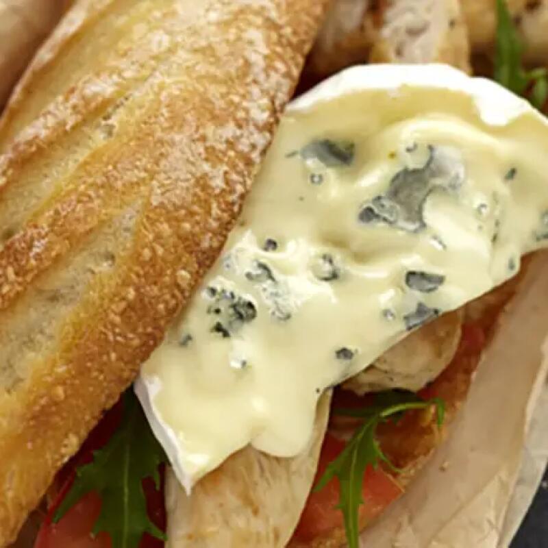 Recette : Sandwich au poulet grillé et fromage bleu
