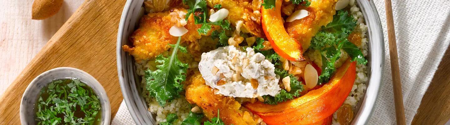 Recette : Poke bowl au poulet croustillant, fromage à tartiner aux noix et amandes