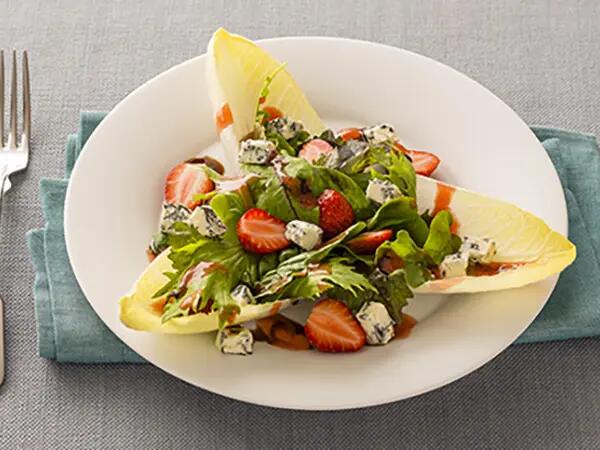 Recettes : Salade au bleu et aux fraises