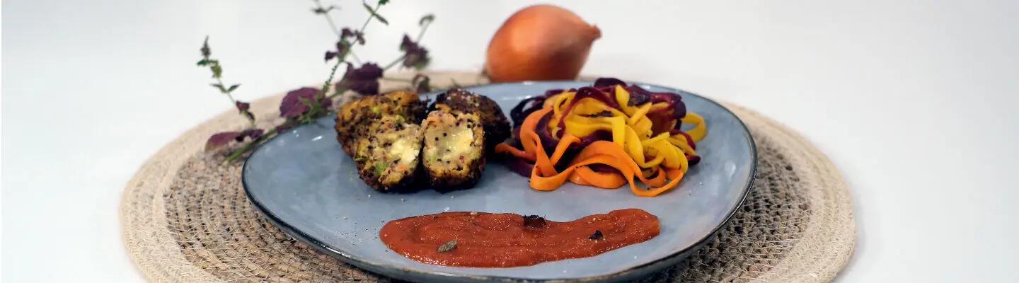 Recette : Boulettes de quinoa au camembert et tagliatelles de carottes