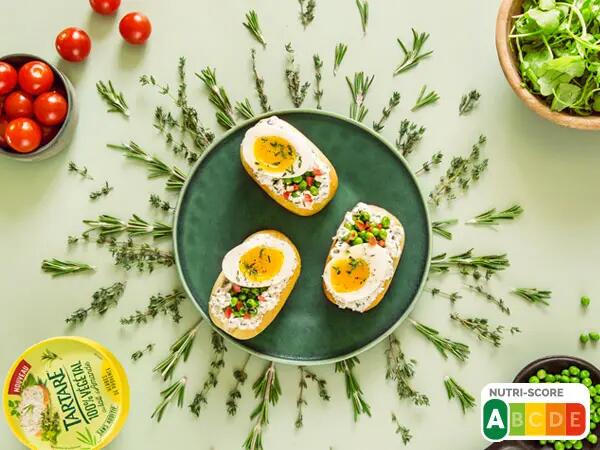 Nids de pain aux œufs mollet et au tartare® végétal herbes de provence