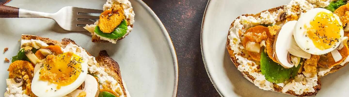 Recette : Tartines au fromage aux noix et à la patate douce