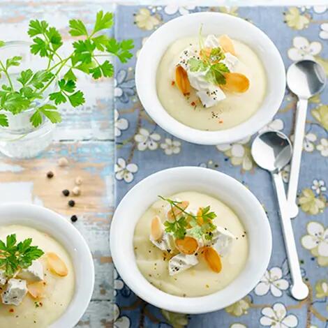 Recette : Béchamel de pommes de terre au fromage frais et chips au persil