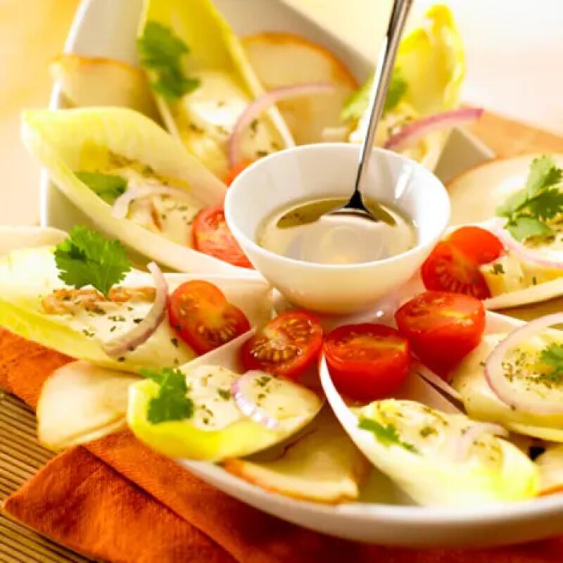 Recette : Salade d'endives blanches, poires et fromage