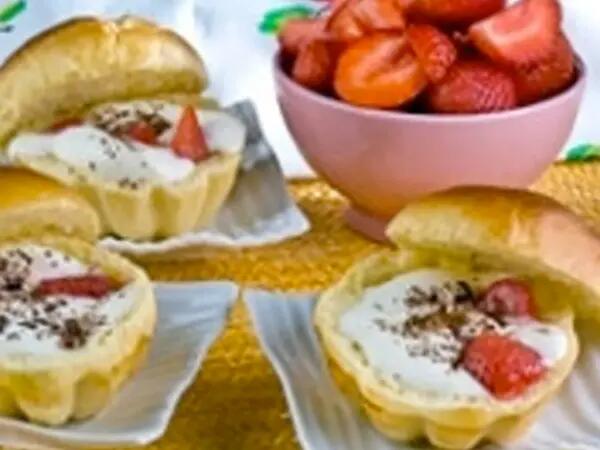 Recettes : Mini brioches au fromage et aux fraises