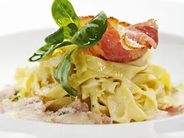TH01_tagliatelles-carbonara-au-parmesan