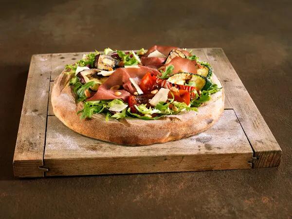 Recettes : Pizza au parmesan façon salade composée