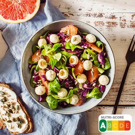 Recette : Salade de mâche et pamplemousse aux billes de fromage