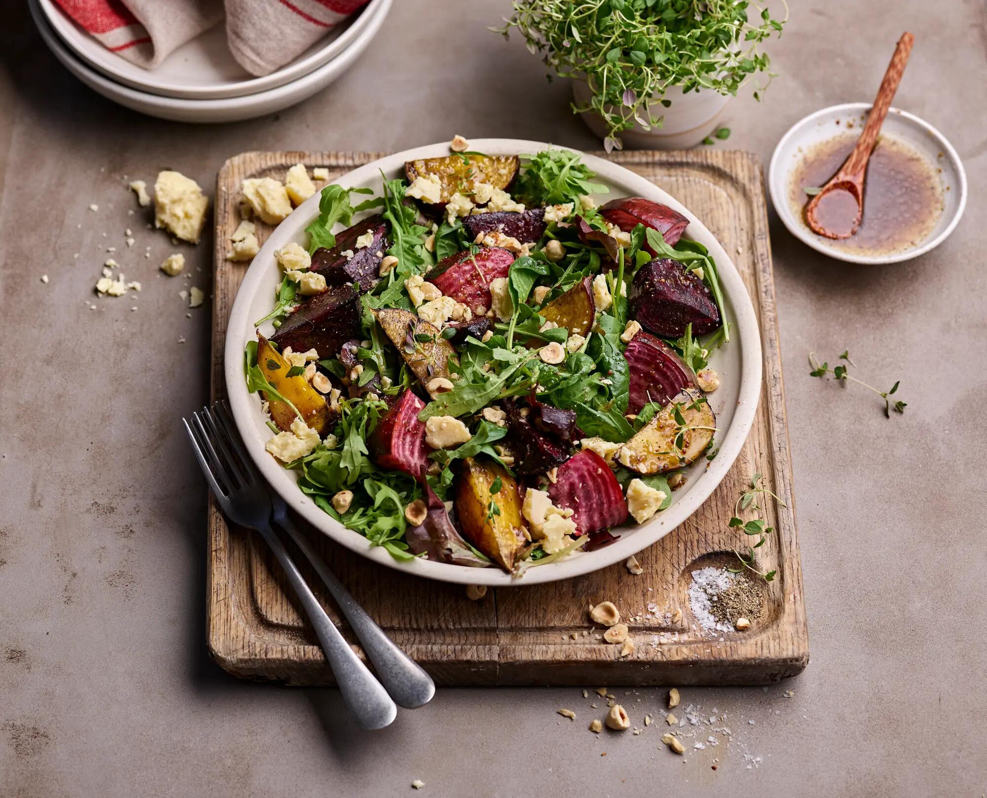 Recette : Salade au cheddar et betteraves rôties