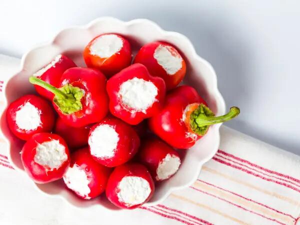 TH01_piquillos-farcis-a-la-brousse-et-fromage-de-brebis_adobe