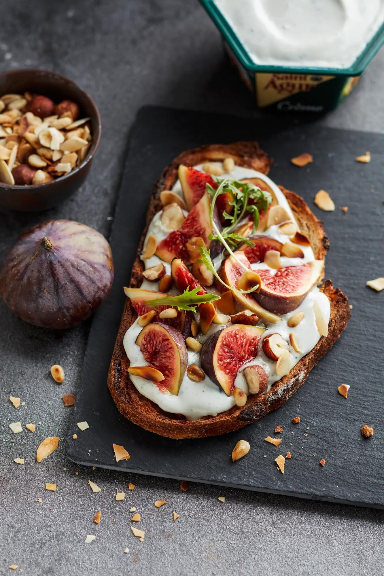 Tartines de figues à la Crème de Saint Agur 2