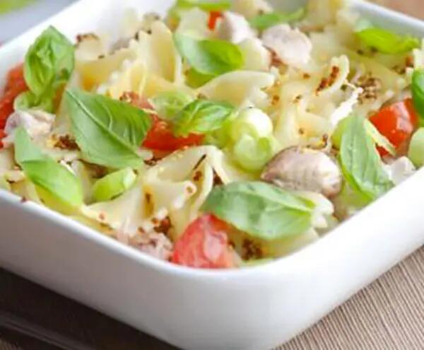  Salade de farfalle au fromage frais