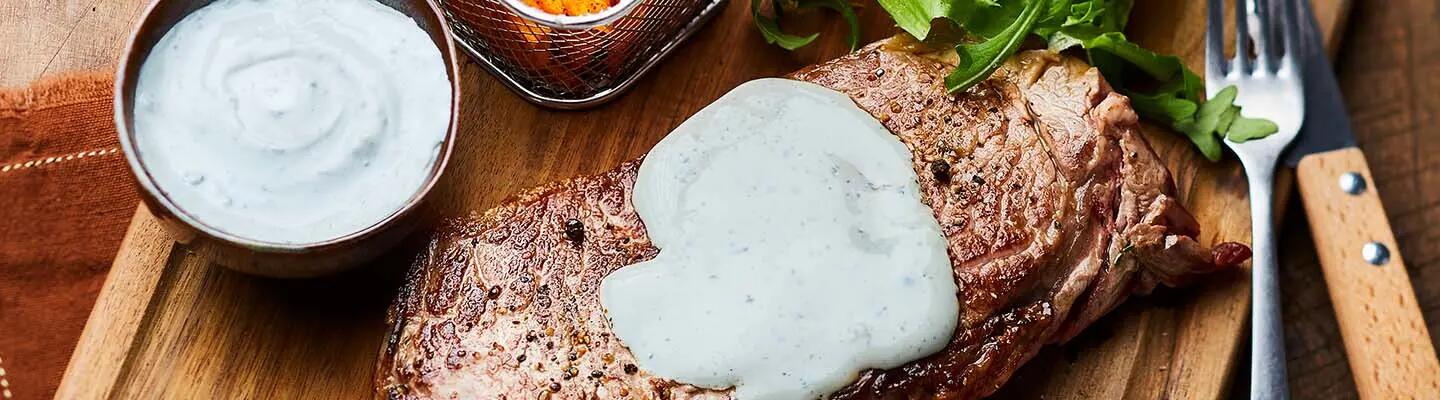 Recette : Filet de bœuf à la crème de bleu et frites de patates douces