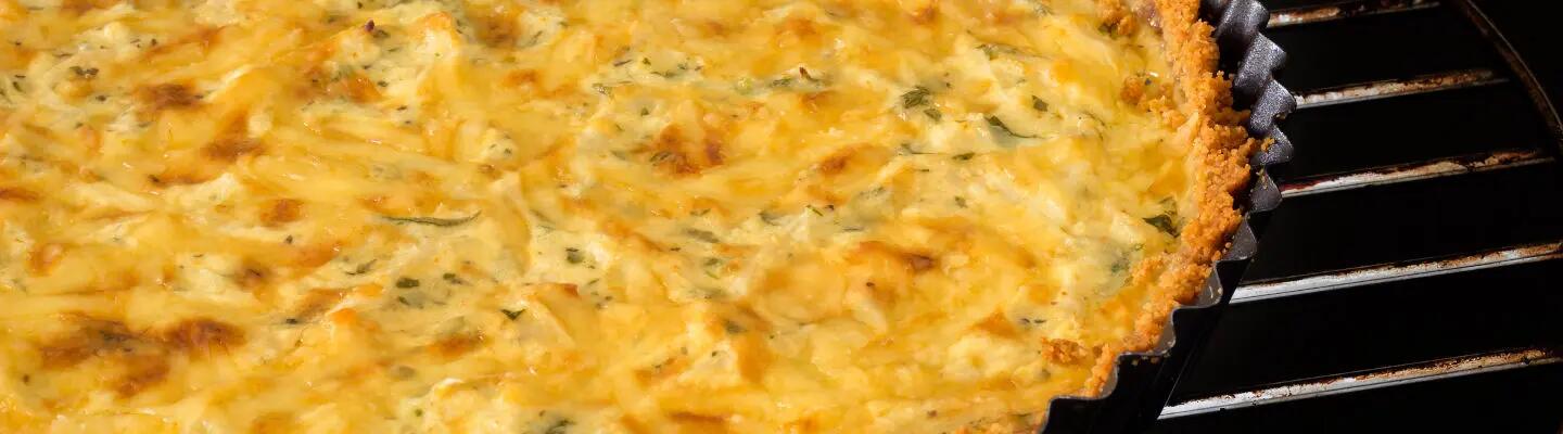 Recette : Tarte au chèvre frais, oignon nouveau et ciboulette