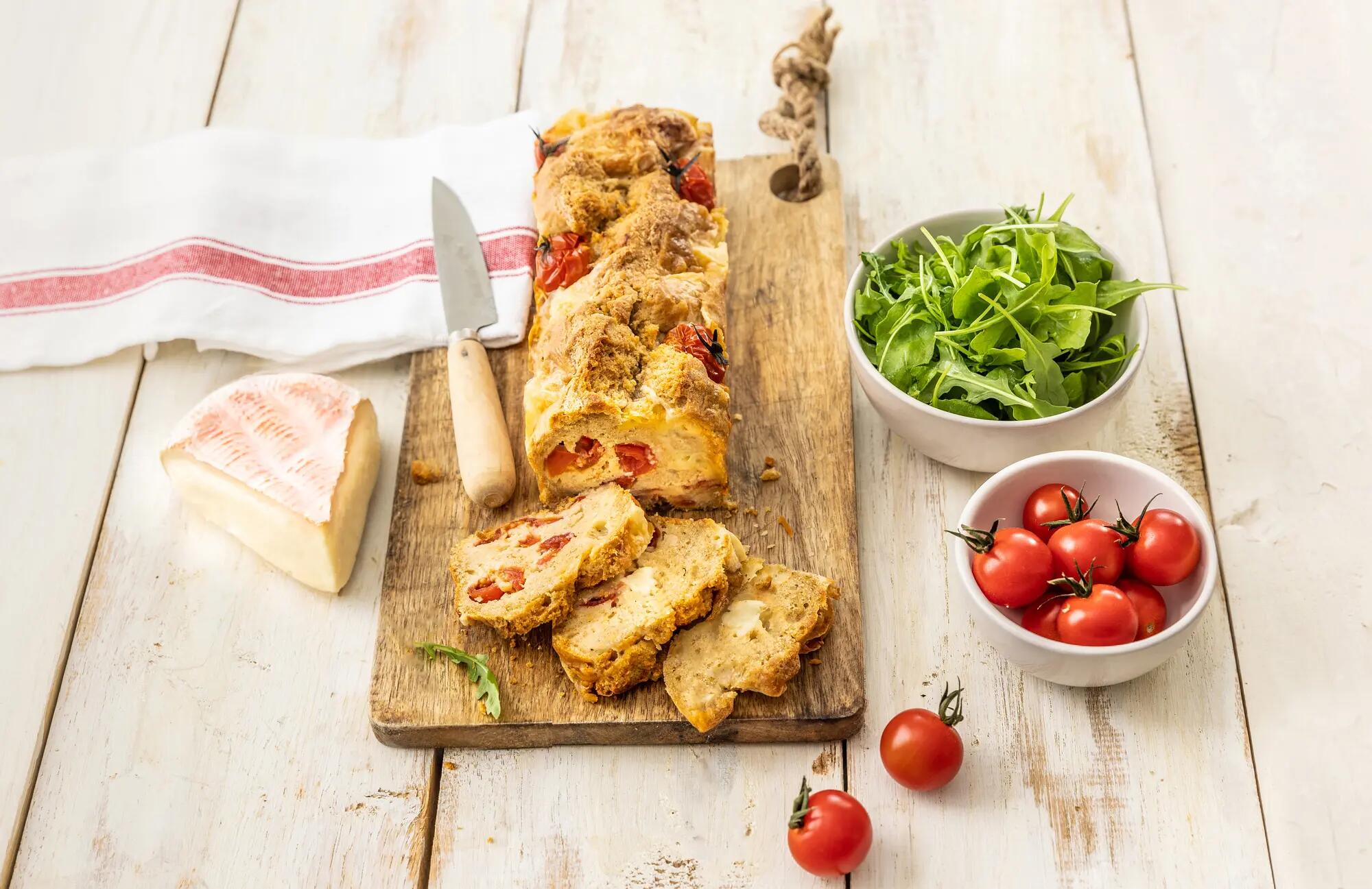 Cake tomate cerise et fromage - Saint Albray® - Juin 2022