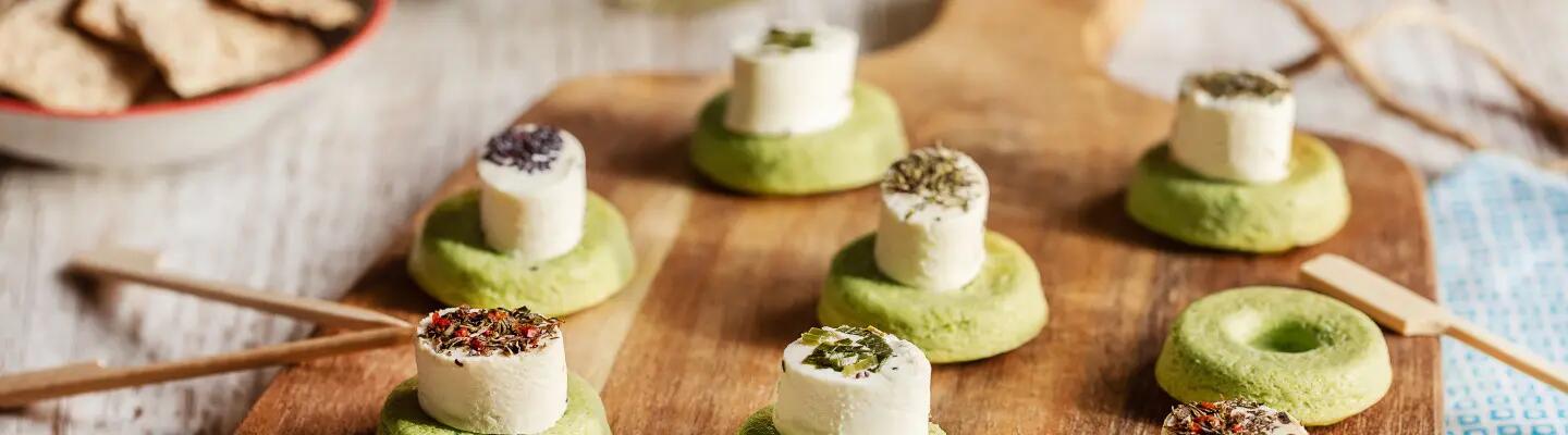 Recette : Mini flans de petits pois aux fromages apéritifs au chèvre