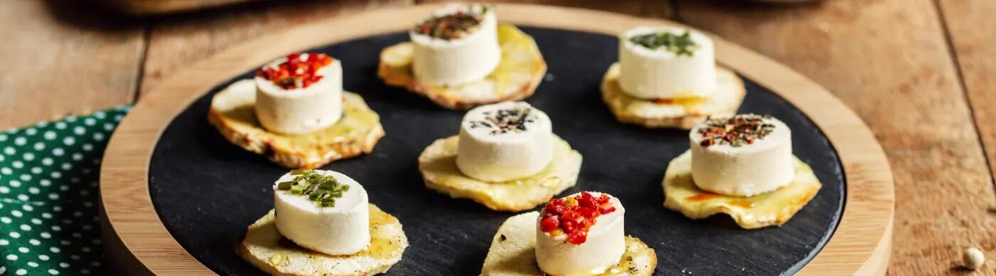 Recette : Toasts de panais rôtis et fromage aux saveurs provençales