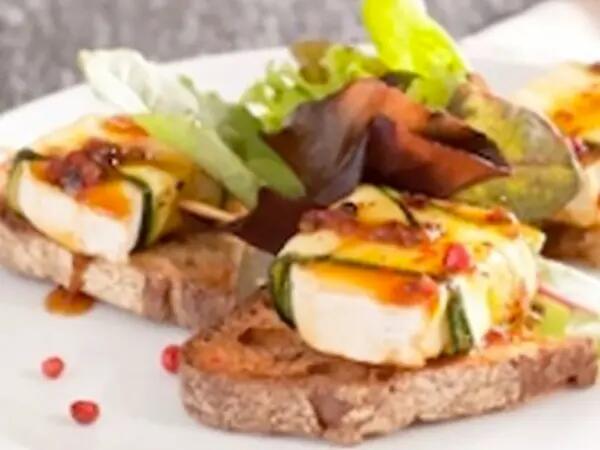 Recettes : Chèvre chaud rôti et mesclun de salade