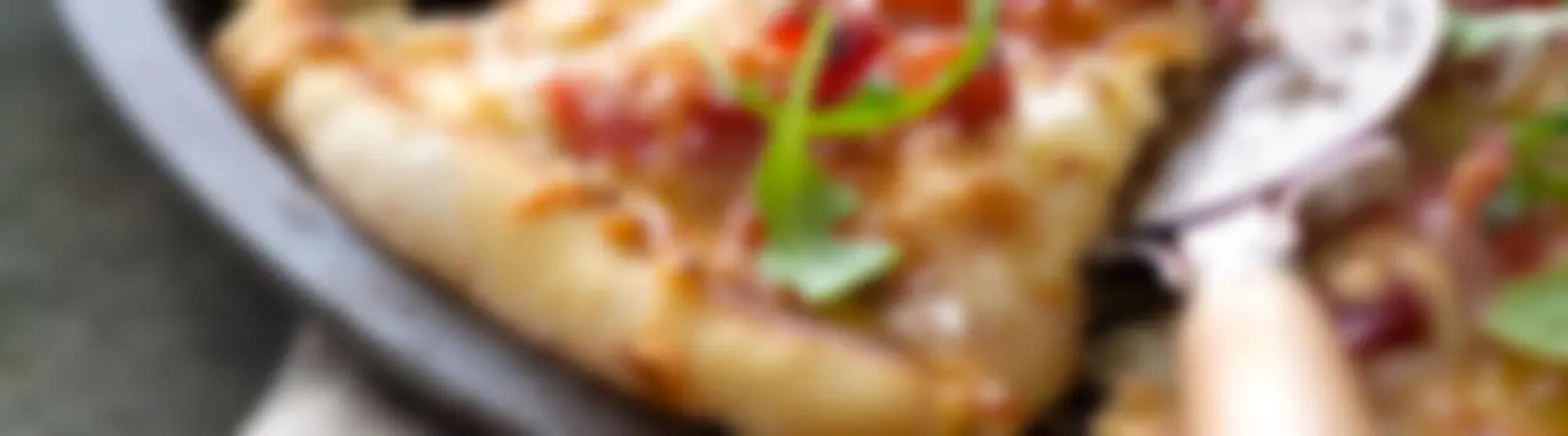 Recette : Pizza au jambon fumé et Parmigiano Reggiano