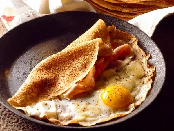 Recettes : Crêpe jambon, fromage, œuf