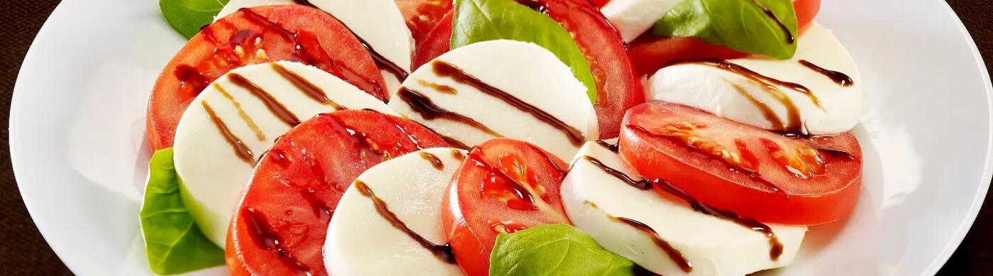 Recette : Salade caprese (tomate, mozzarella di bufala)