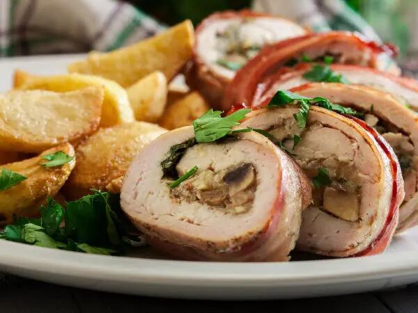 TH01_roules-de-poulet-au-bleu-et-a-la-pancetta_adobe