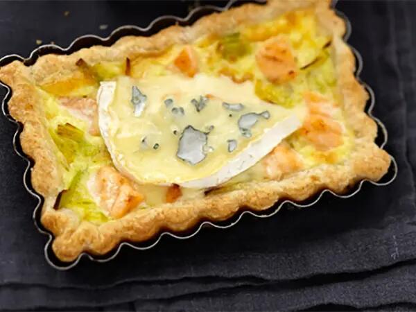 Recettes : Tarte aux poireaux, saumon et fromage bleu