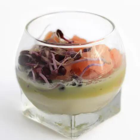 Recette : Verrines au fromage frais, asperges blanches et saumon fumé