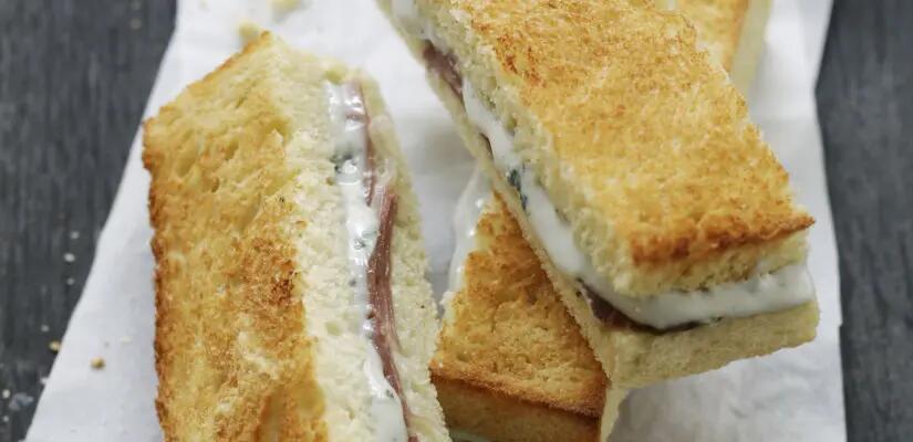 TH05_croque-monsieur-creme-saint-agur
