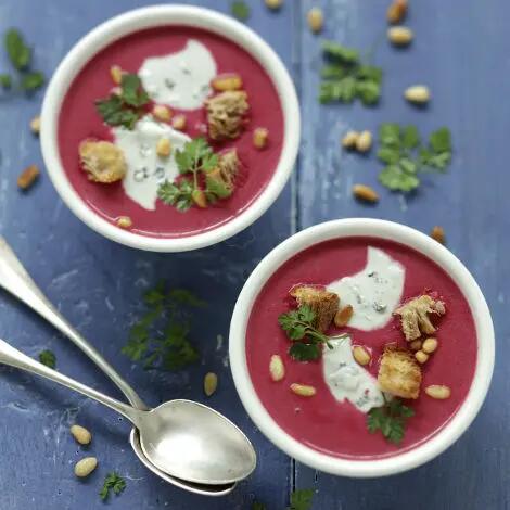 Recette : Velouté glacé de betterave à la crème de bleu