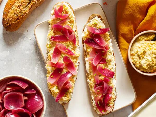 th01 tartines lentilles corail pickels d_oignon.jpg