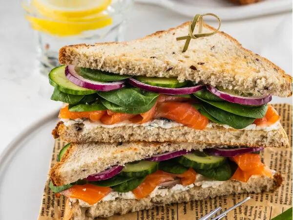 Recettes : Club-sandwich au saumon fumé et fromage