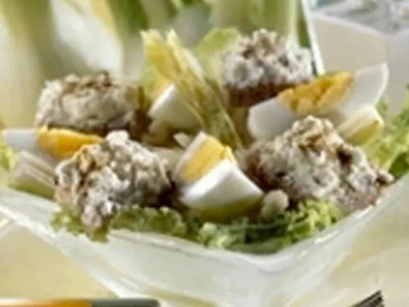 TH01_salade-croquante-aux-oeufs-durs-et-croutons-de-carre-frais