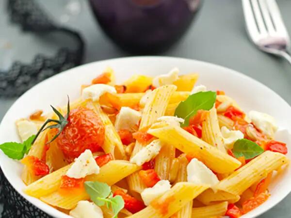 Recettes : Penne tomates, poivrons et fromage