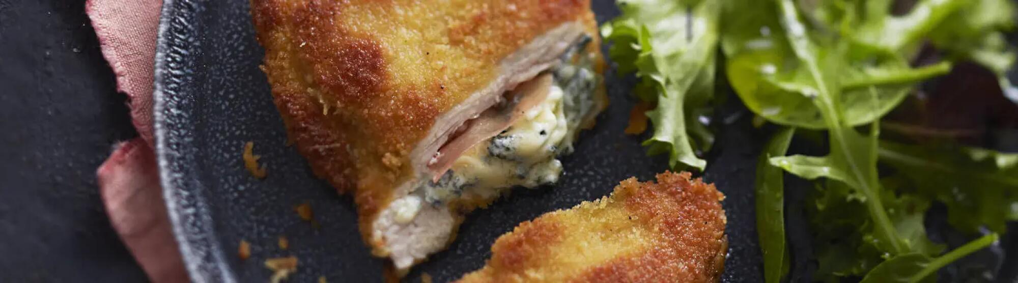 Recette : Escalope milanaise au jambon de Parme et fromage bleu