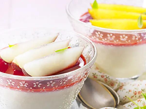 TH01_panna-cotta-au-fromage-frais-peches-coulis-de-framboises