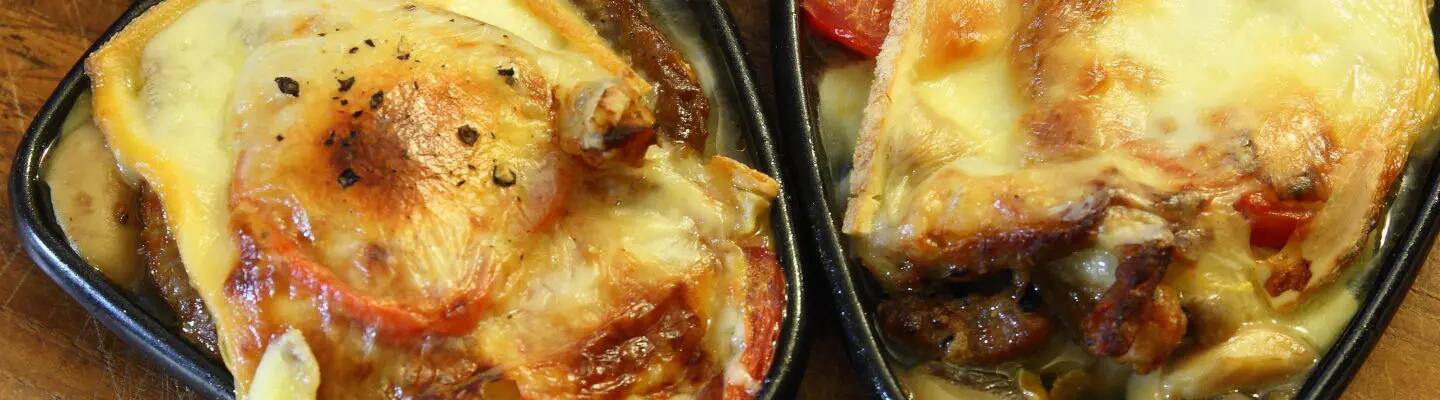 Recette : Raclette originale aux champignons et croûtons