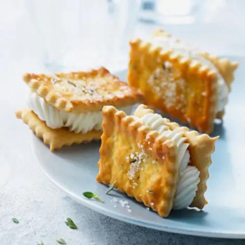 Recette : Crackers provençaux au fromage frais 