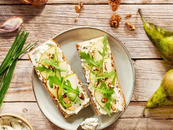Tartines poire roquette St Morêt
