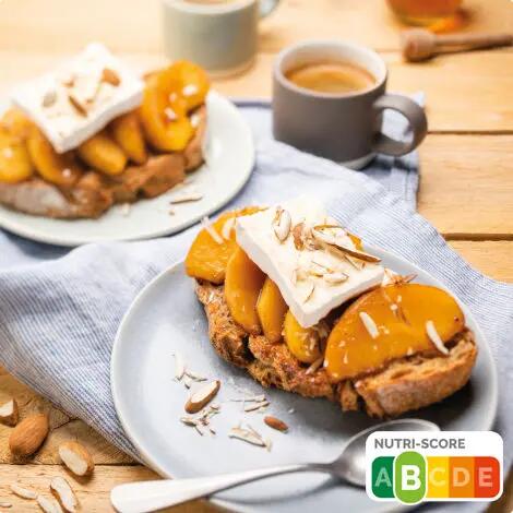 Recette : Tartines de pommes rôties au miel, fromage et amandes