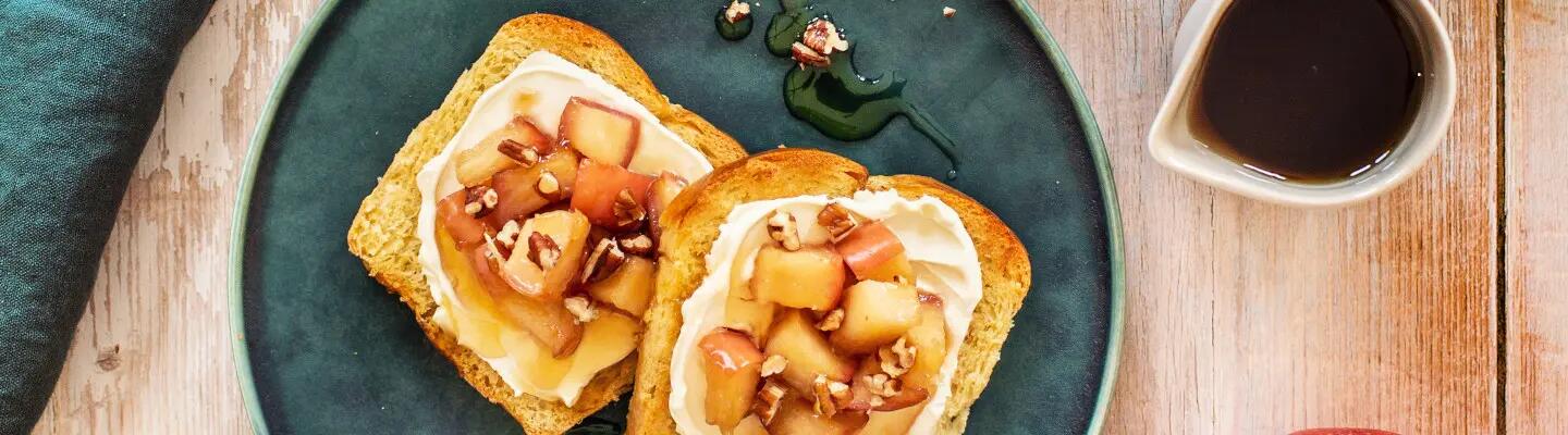 Recette : Tartines briochées aux pommes et fromage frais