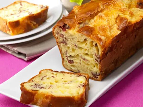 Recettes : Cake savoyard au fromage à raclette