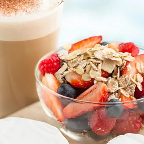 Fruits rouges au muesli et mini fromage Recette au fromage
