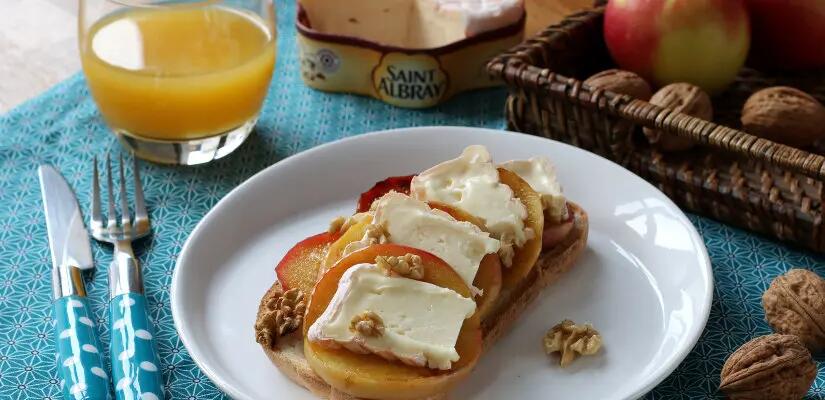 Tartine pomme et fromage Saint Albray®
