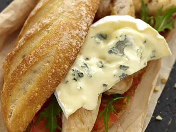 Recettes : Sandwich au poulet grillé et fromage bleu