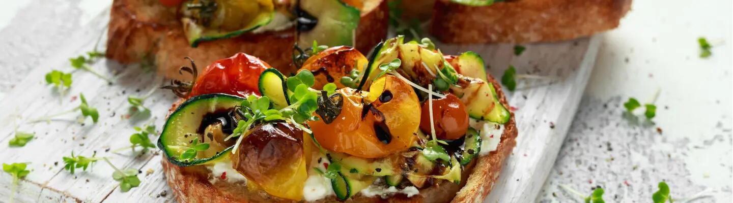 Recette : Tartine pomme, courgette et fromage de chèvre frais