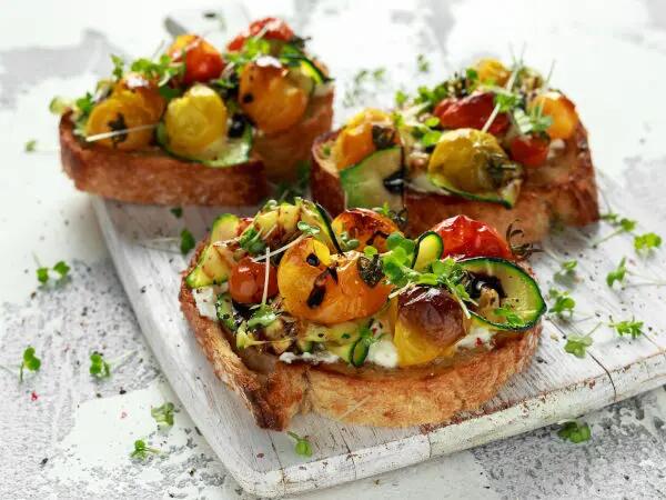 Recettes : Tartine pomme, courgette et fromage de chèvre frais