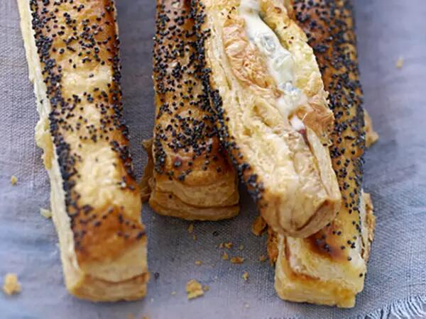 Recettes : Allumettes apéritives au fromage bleu