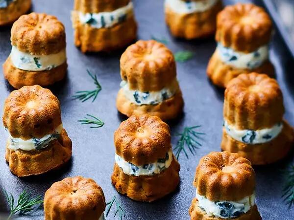 Recettes : Mini cannelés au fromage bleu
